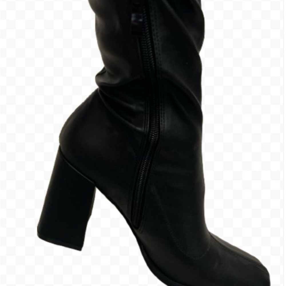 PrettyLittleThing Pull On PU Leather Boots Silver Cap Square Toe Heel NIB Sz 9 - Picture 5 of 7